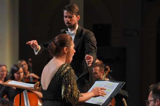 Olesya Bubela i Orkiestra Filharmonii Śląskiej pod dyrekcją Yaroslawa Shemeta wykonuje III Symfonię "Symfonię pieśni żałosnych" H.M. Góreckiego, (fot. Lucjusz Cykarski)
