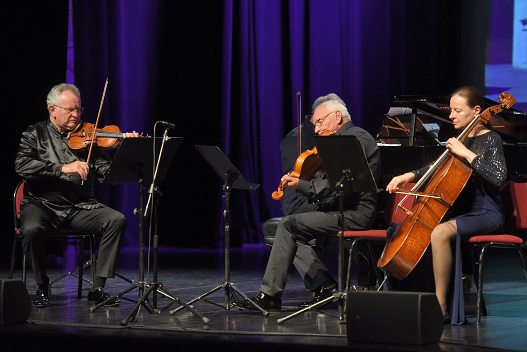Koncert edukacyjny Bielskiego Towarzystwa Muzycznego: Adam Wagner, Witold Szulakowski, Urszula Mizia, (fot. Lucjusz Cykarski)