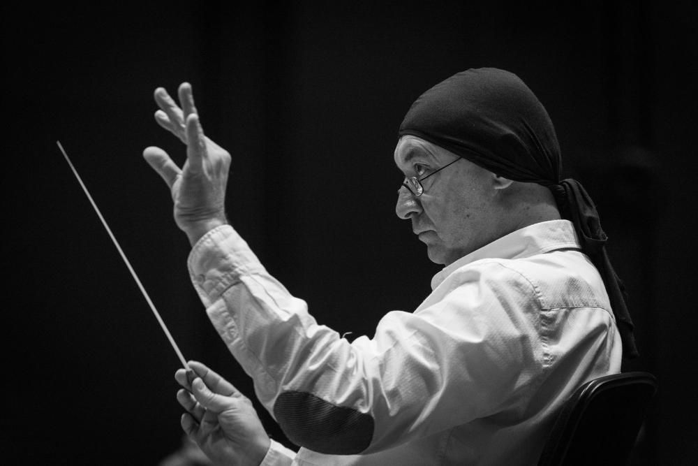 Dyrygent Marek Moś
