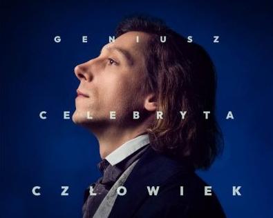 Eryk Kulm jako Fryderyk Chopin na plakacie filmu o kompozytorze, jest ubrany w surdut i nosi długie, ciemne włosy